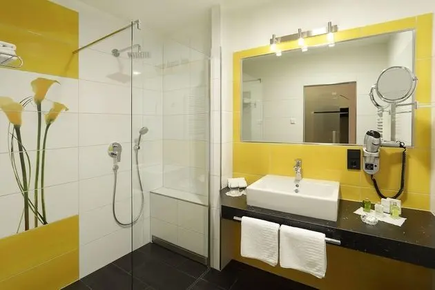 Junior Süit, 1 En Büyük (King) Boy Yatak ve Çekyat, Bahçe Manzaralı