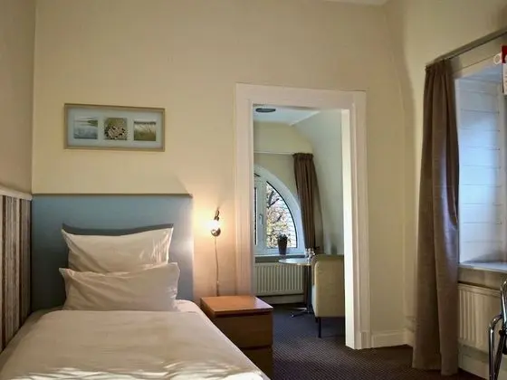 Comfort Tek Kişilik Oda, Özel Banyo, Kısmi Deniz Manzaralı