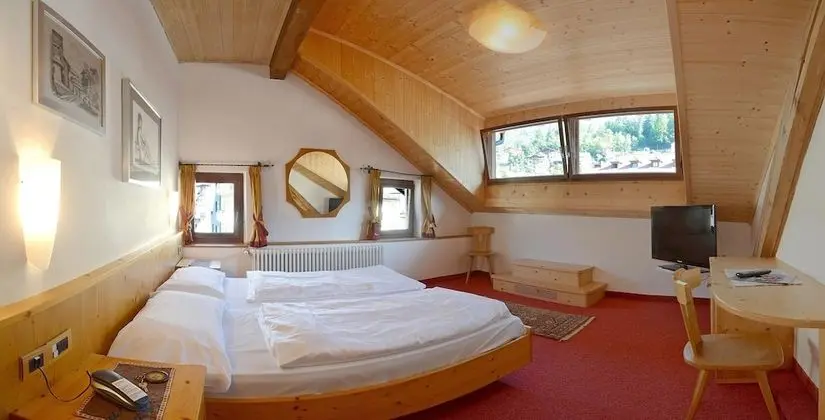 Standard Çatı Katı Süiti (Penthouse)