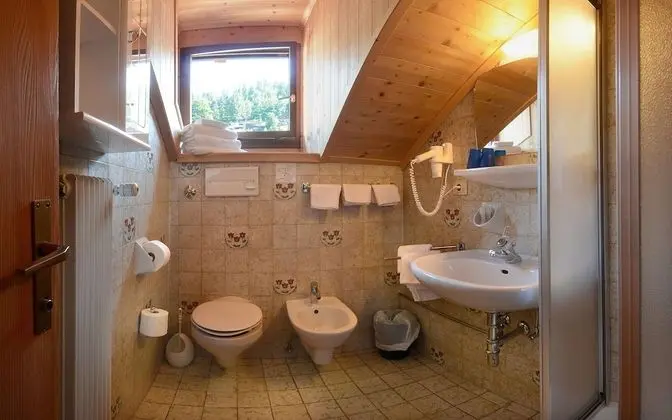 Standard Çatı Katı Süiti (Penthouse)