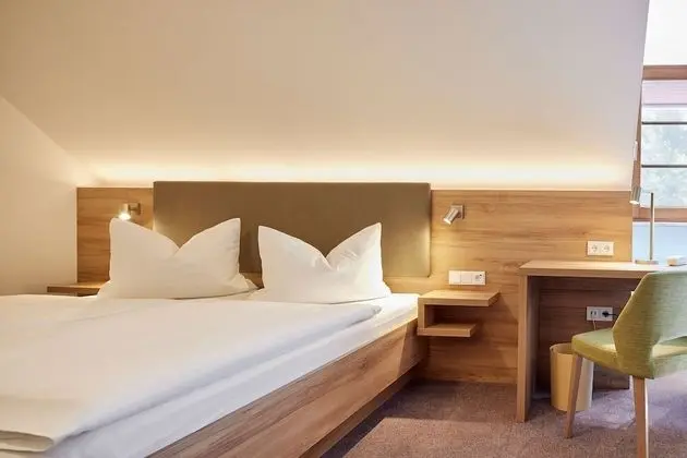 Comfort Tek Büyük Yataklı Oda, 1 Büyük (Queen) Boy Yatak, Sigara İçilmez, Park Manzaralı