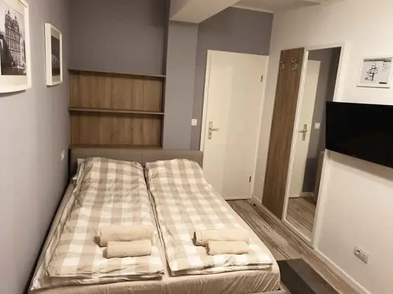 Basic Tek Büyük Yataklı Oda