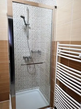 Basic Tek Büyük Yataklı Oda