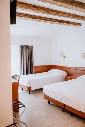 Basic Üç Kişilik Oda, Şehir Manzaralı
