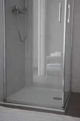 Basic Üç Kişilik Oda, Şehir Manzaralı