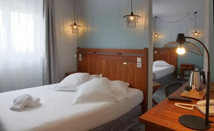 Standard Dört Kişilik Oda, Bahçe Manzaralı