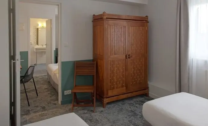 Standard Dört Kişilik Oda, Bahçe Manzaralı
