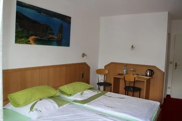 Tek Büyük veya İki Ayrı Yataklı Oda