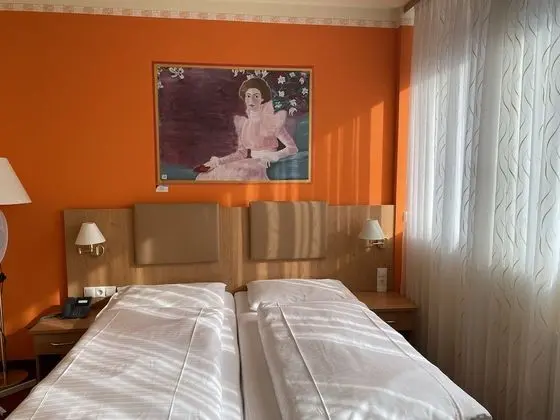 Superior Tek Büyük veya İki Ayrı Yataklı Oda