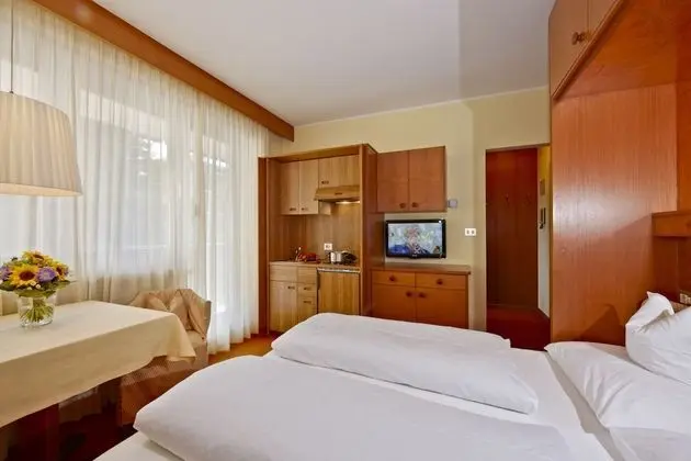 Deluxe Tek Büyük Yataklı Oda, Balkon, Ek Bina (Morgenduft)