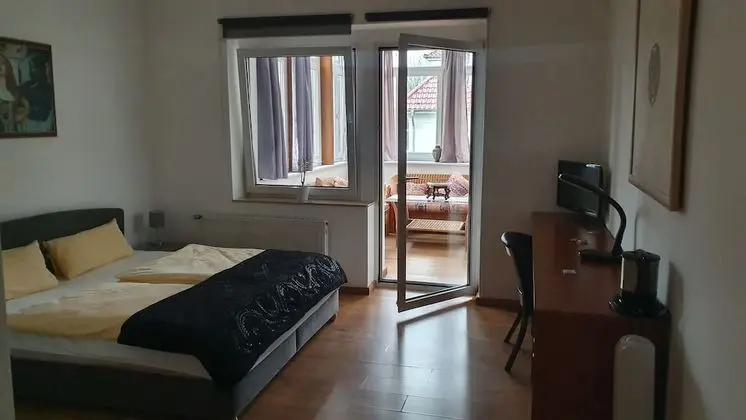 Tek Büyük Yataklı Oda, Sigara İçilmez