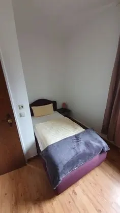 Tek Kişilik Oda, Sigara İçilmez