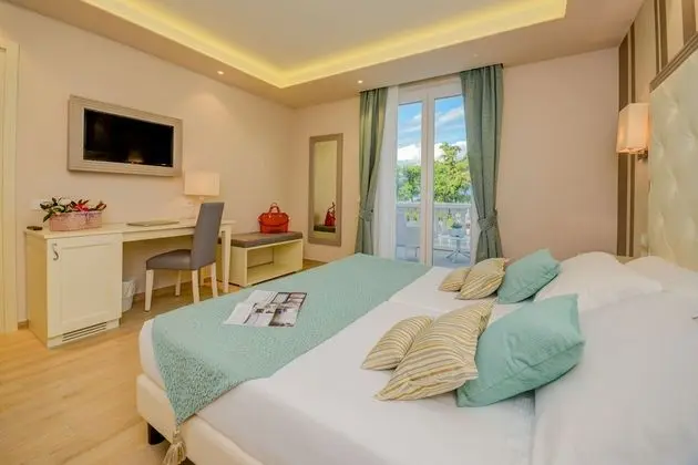 Deluxe Tek Büyük Yataklı Oda, Balkon, Göl Manzaralı