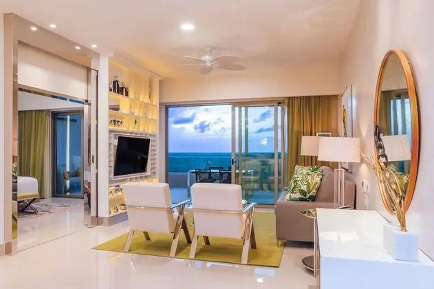 One Bedroom Ocean View - All Inclusive