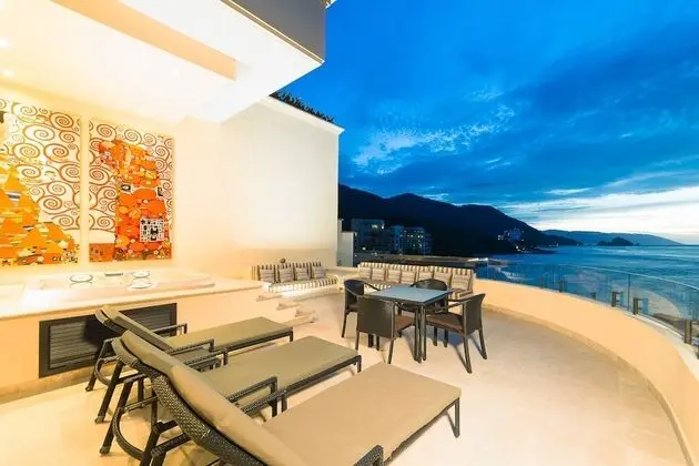 Oceanfront Penthouse