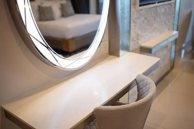 1 Bedroom Suite, 1King Bed