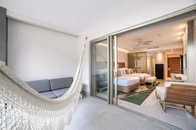 Junior Suite 1 King Bed
