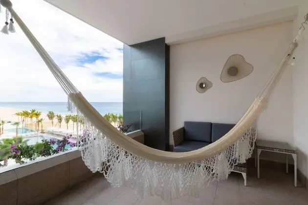 Junior Suite Ocean View 1 King Bed