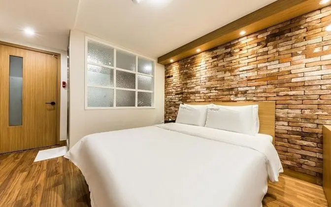 Oda (Semi-Suite room (Netflix available in)