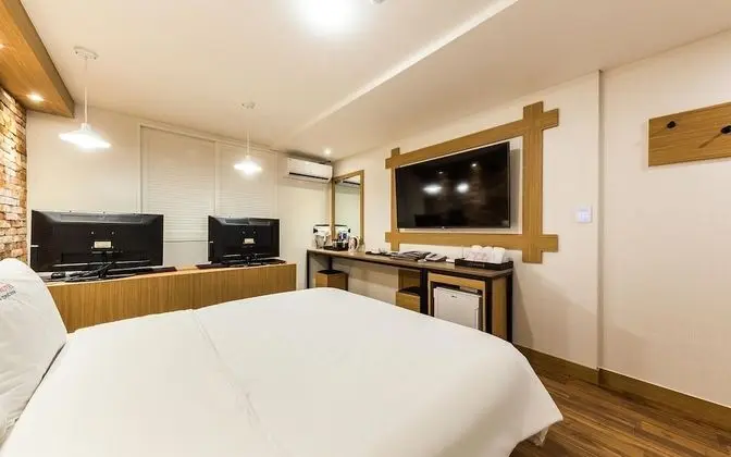 Oda (Semi-Suite room (Netflix available in)