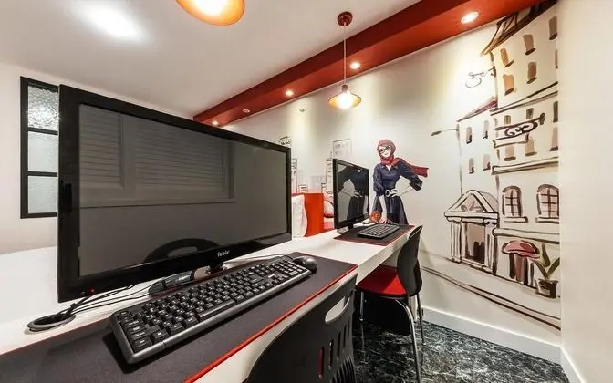Oda (Semi-Suite room (Netflix available in)