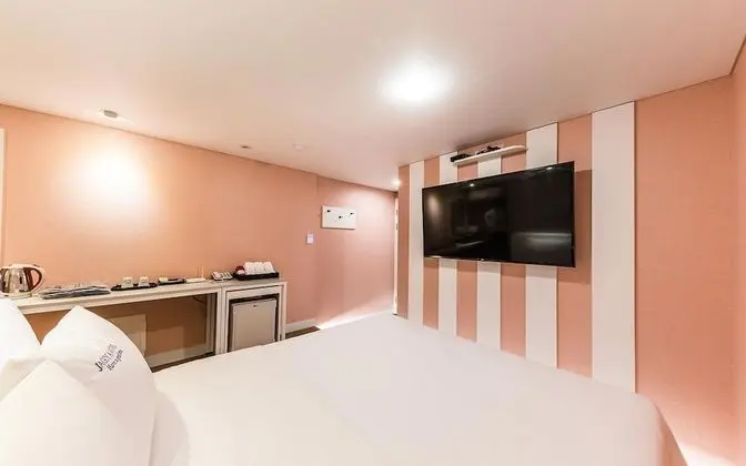Oda (Standard room (Netflix available in a)