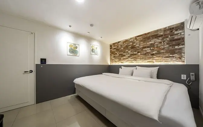 Oda (Gguljam Big bed (phone booking 10% di)