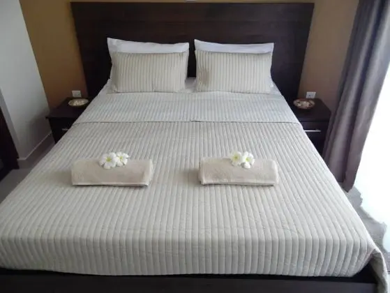 Deluxe Tek Büyük Yataklı Oda, Havuz Kenarı