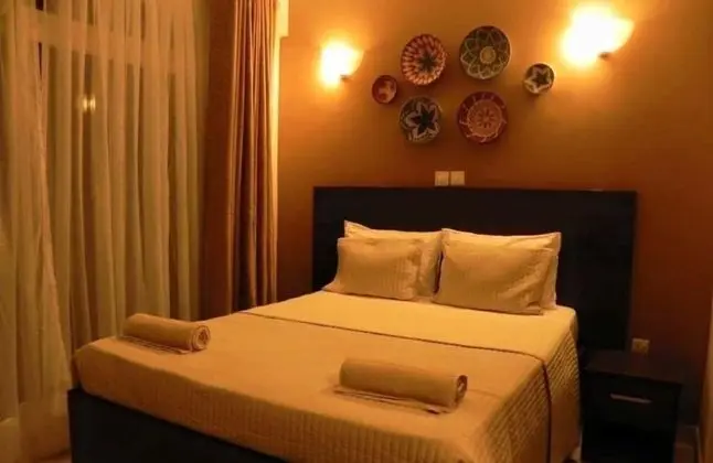 Deluxe Tek Büyük Yataklı Oda, Havuz Kenarı