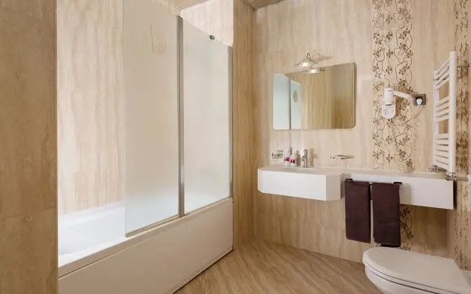 Deluxe Tek Büyük veya İki Ayrı Yataklı Oda