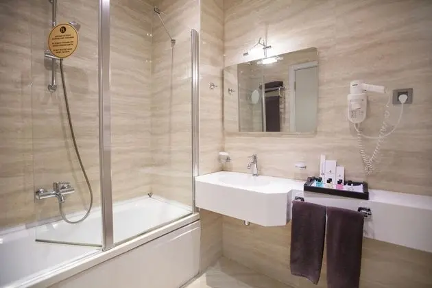 Deluxe Tek Büyük veya İki Ayrı Yataklı Oda