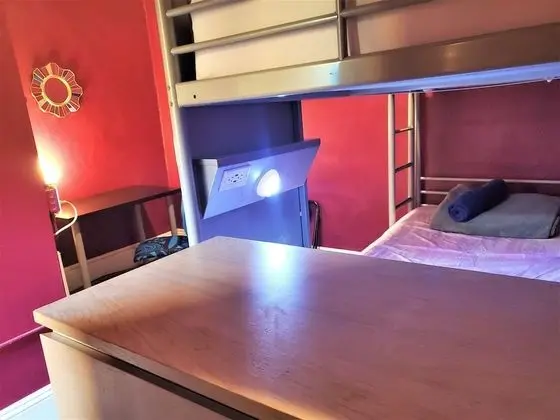 Standard İki Ayrı Yataklı Oda (Private Room with Shared Bathroom)