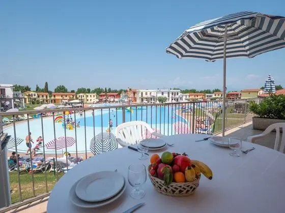 Standard Apart Daire, 2 Yatak Odası, Balkon, Bahçe Manzaralı