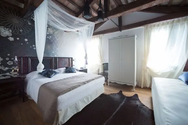 Deluxe Room with additional bed