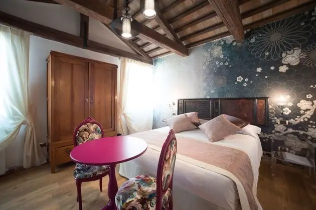 Superior Oda, Sıcak Su Küveti