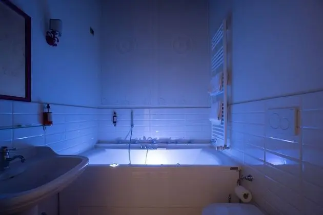 Superior Oda, Sıcak Su Küveti