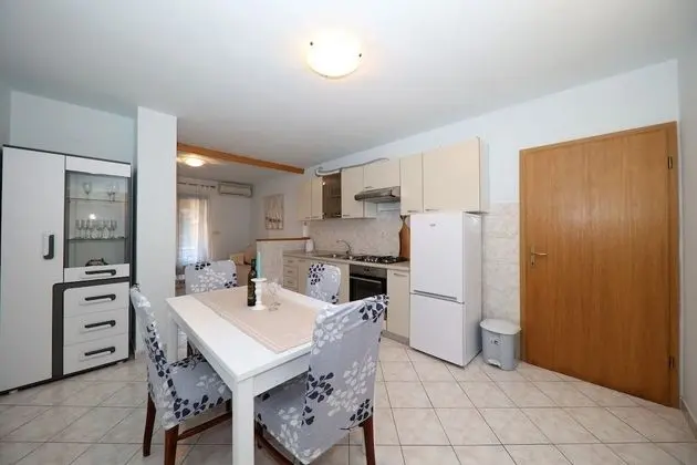 Apart Daire (Gašpe - garden terrace - A1(4+1))