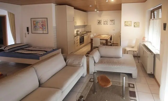 Apart Daire, Balkon (SEXTETT)