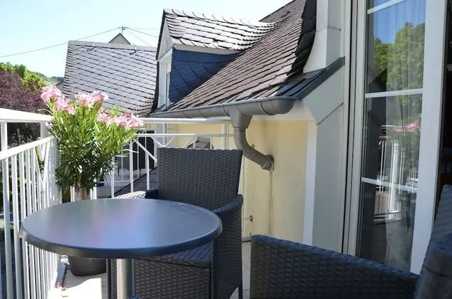 Tek Büyük Yataklı Oda, Balkon