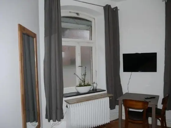 Daire, 6 Yatak Odası