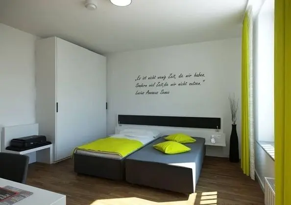 Comfort Tek Büyük veya İki Ayrı Yataklı Oda (Kitchenette on request)