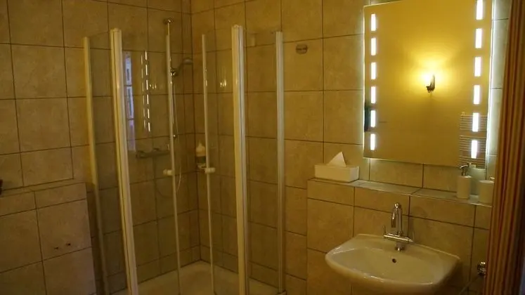 Tek Büyük veya İki Ayrı Yataklı Oda, Özel Banyo