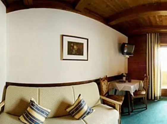 Premium Oda, 1 Çift Kişilik Yatak ve Çekyat, Balkon, Göl Manzaralı
