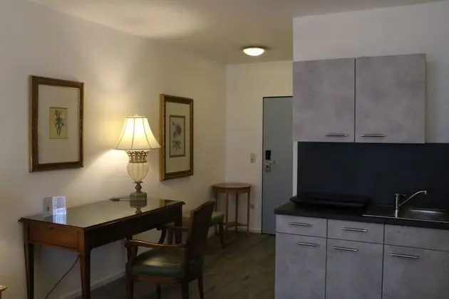 Basic Stüdyo, Küçük Mutfak