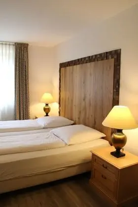 Basic Tek Büyük Yataklı Oda