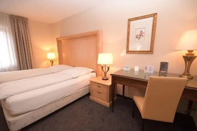 Basic Tek Büyük Yataklı Oda