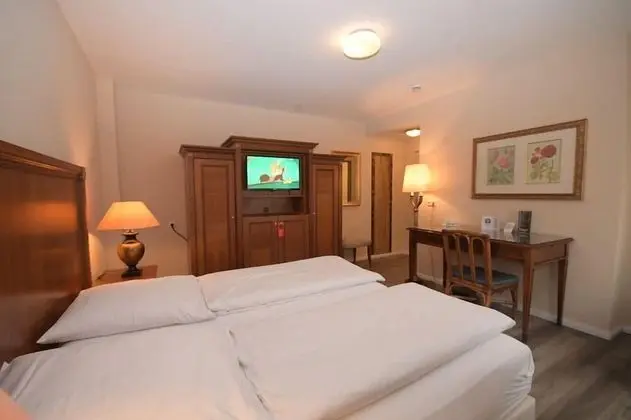 Basic Tek Büyük Yataklı Oda