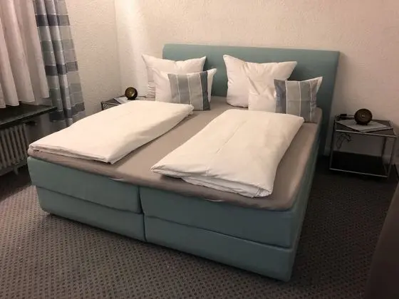 Tek Büyük Yataklı Oda, Dağ Manzaralı