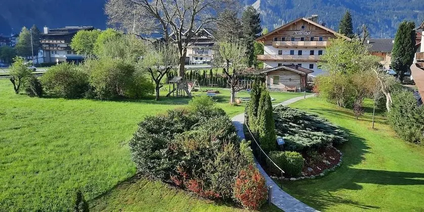 Tek Büyük Yataklı Oda, Balkon (Ahornspitze)