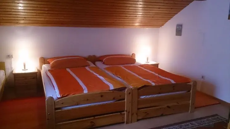 Üç Kişilik Oda, Bahçe Manzaralı